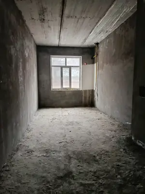 Более 5 xonali kvartira sotiladi − 329 m²