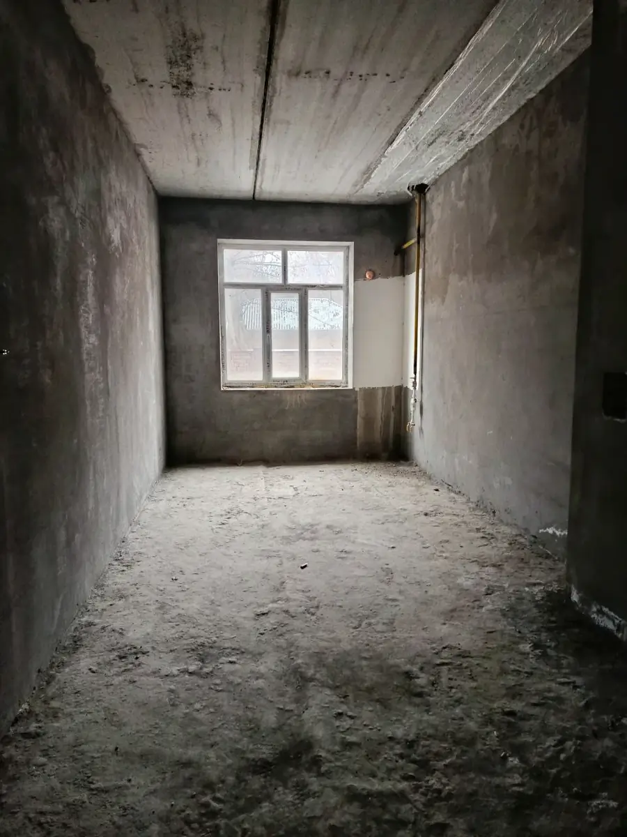 Более 5 xonali kvartira sotiladi − 329 m²