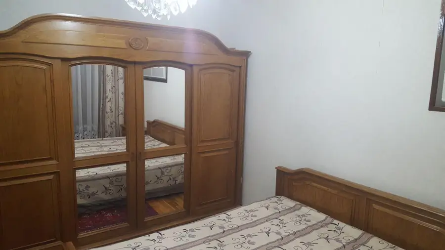 4 xonali kvartira sotiladi − 122 m²