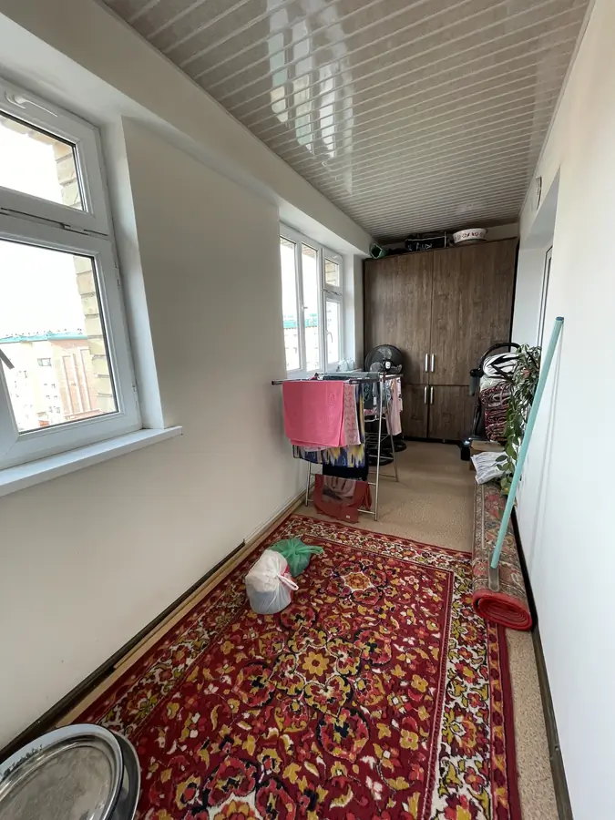 Продается 3-комнатная квартира − 80 м²