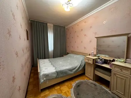 4-комнатная квартира − 100 м², 3/9 этаж