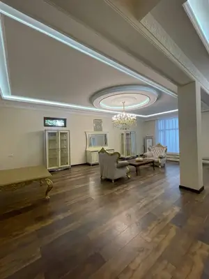 Ijaraga 3 qavatli uy − 450 m²