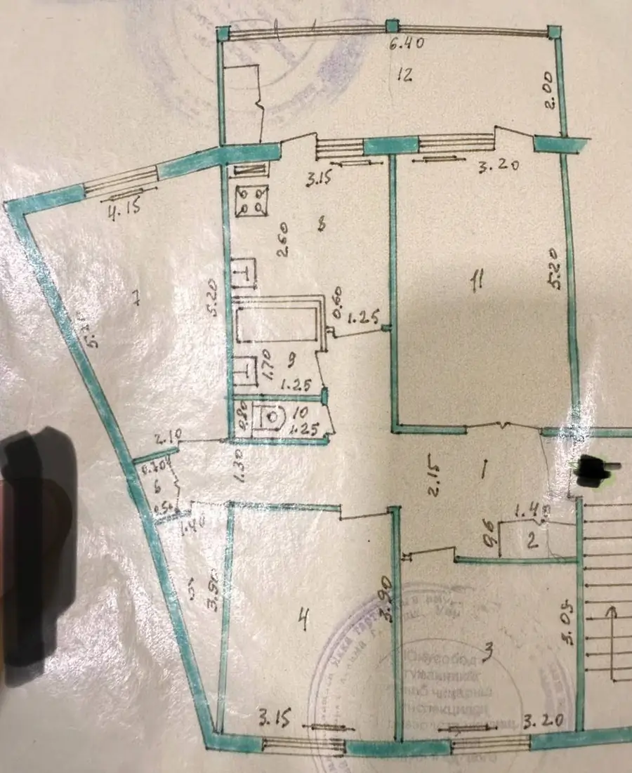 4 xonali kvartira sotiladi − 100 m²