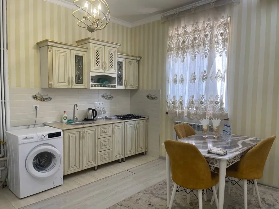 Посуточно 2-комнатная квартира − 65 м²