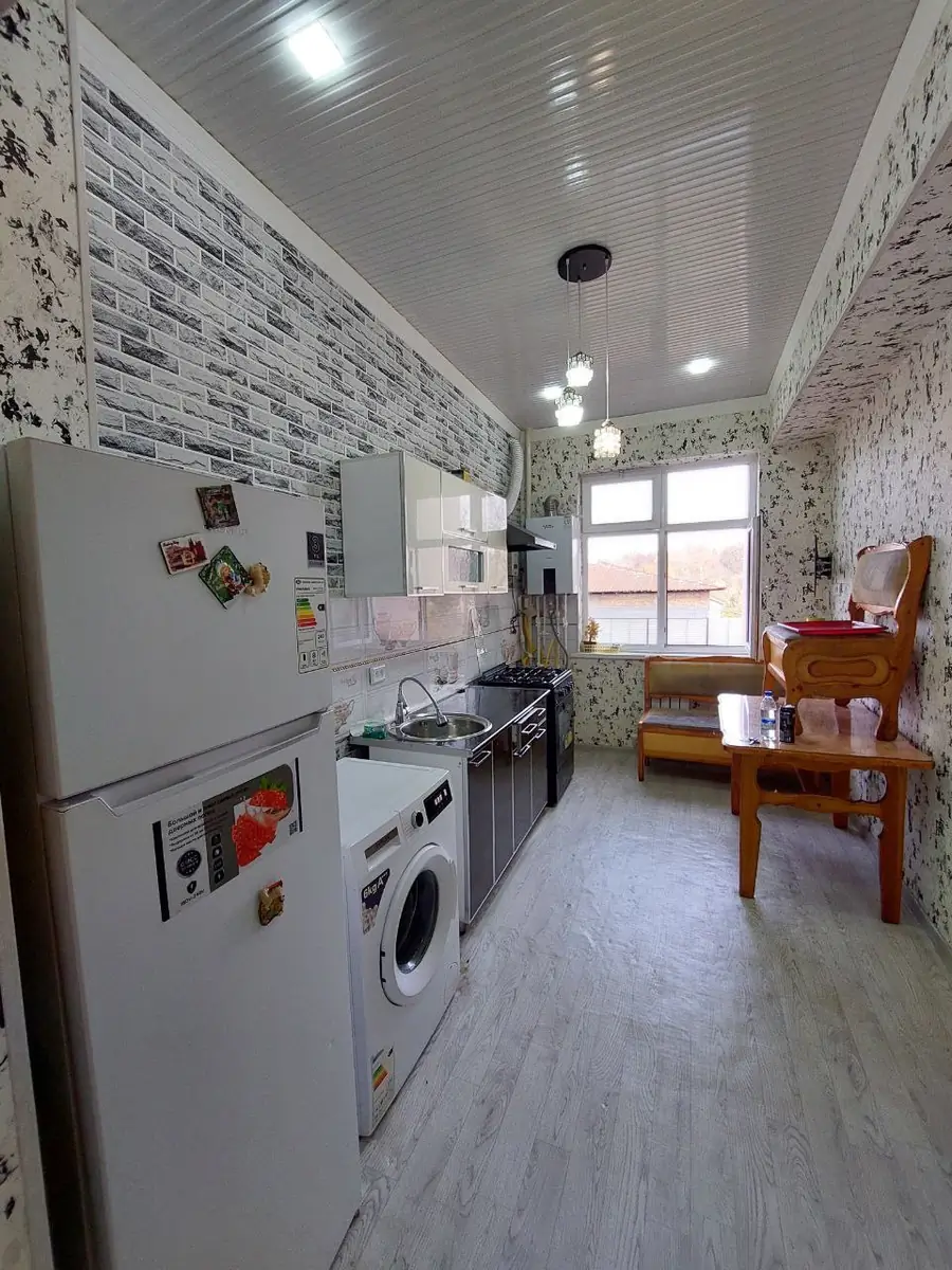 Продается 2-комнатная квартира − 70 м²