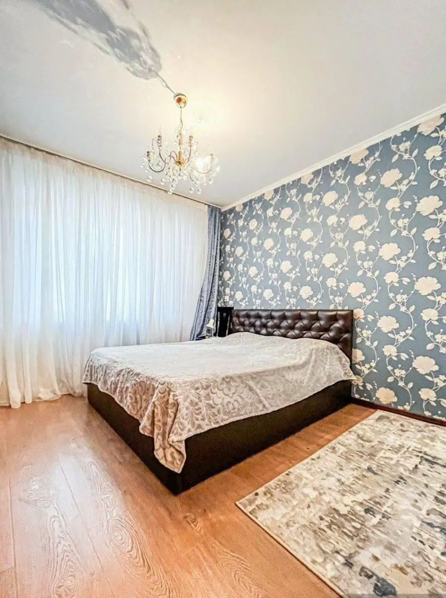 Продается 3-комнатная квартира − 60 м²