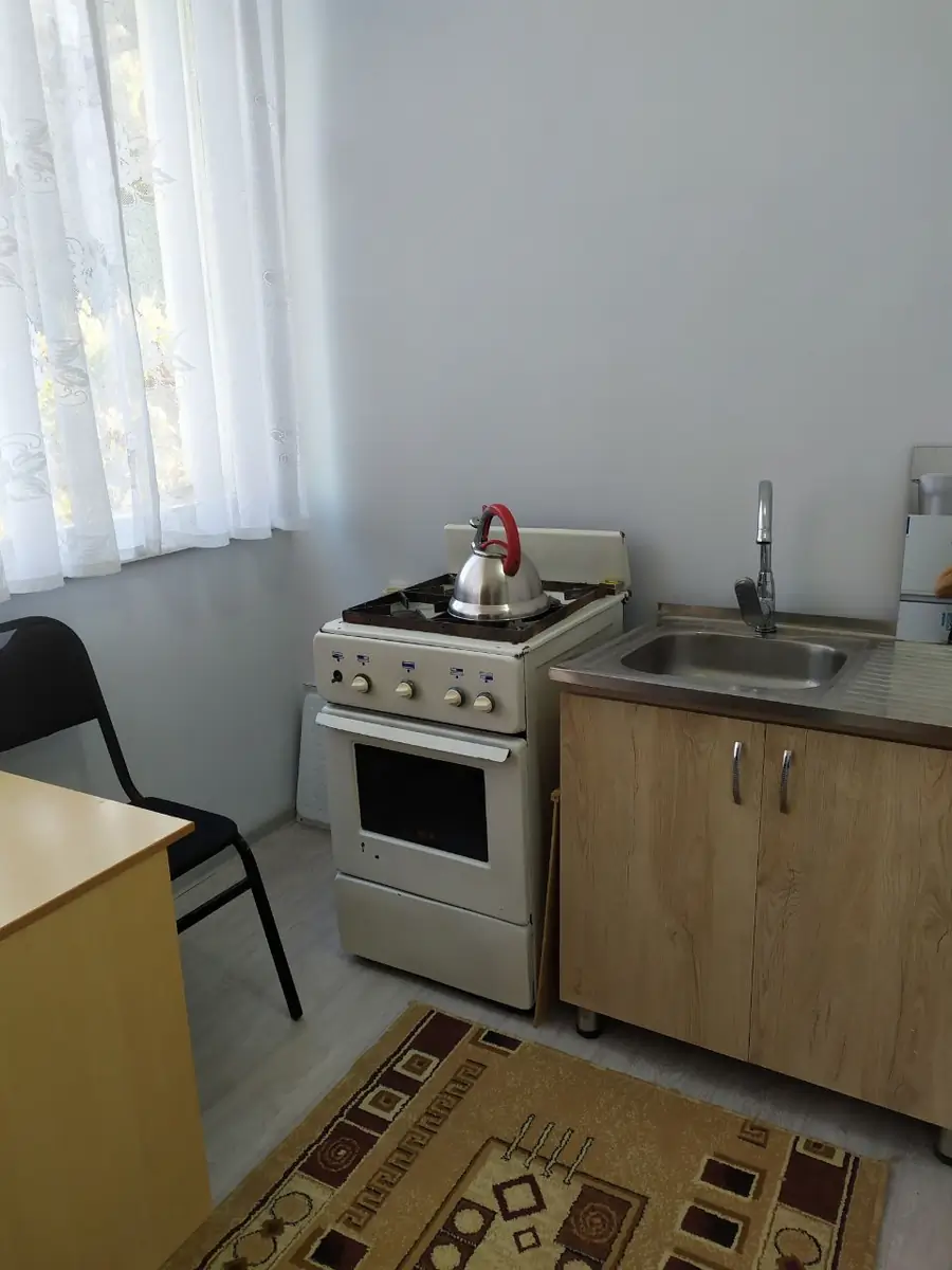 Продается 2-комнатная квартира − 58 м²