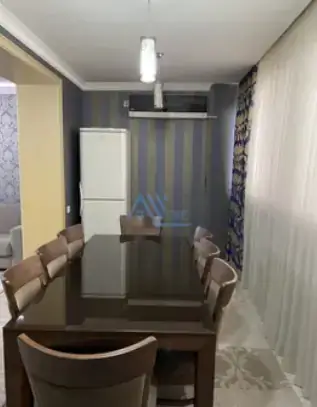 Продается 4-комнатная квартира − 140 м²