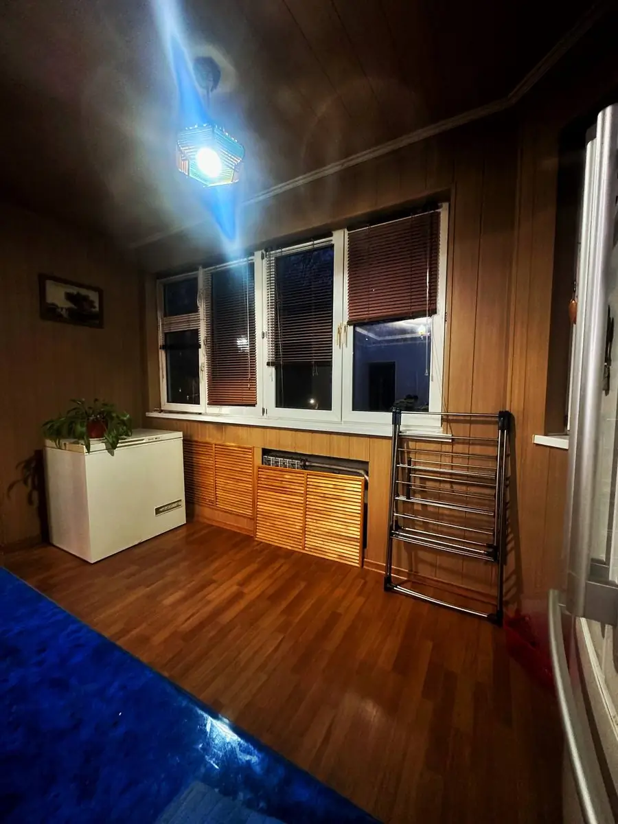 Продается Более 5-комнатная квартира − 130 м²