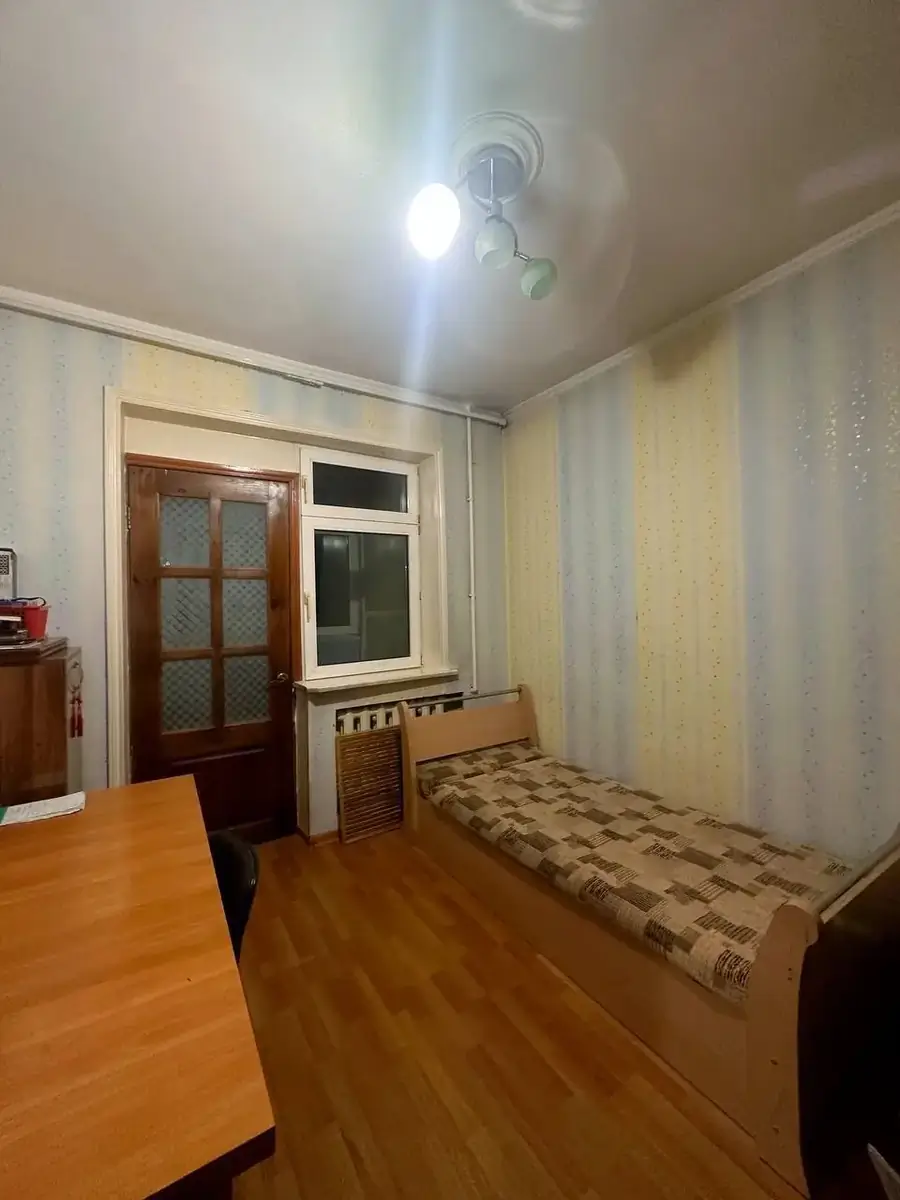 Продается Более 5-комнатная квартира − 130 м²