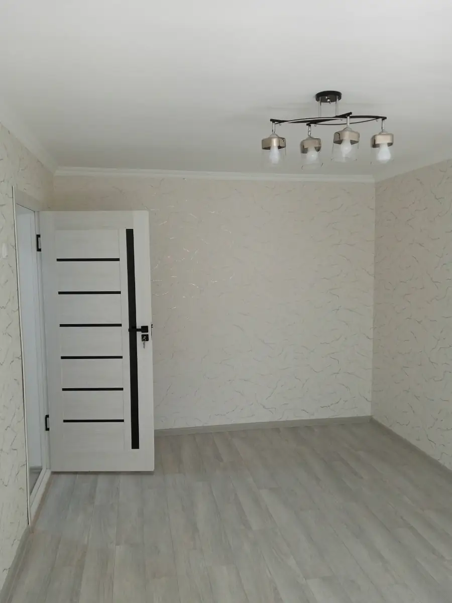 Продается 1-комнатная квартира − 30 м²