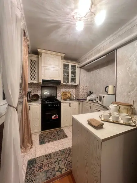 2 xonali kvartira − 90 m², 1/4 qavat