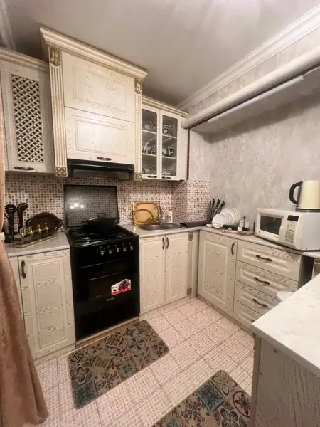 2 xonali kvartira − 90 m², 1/4 qavat