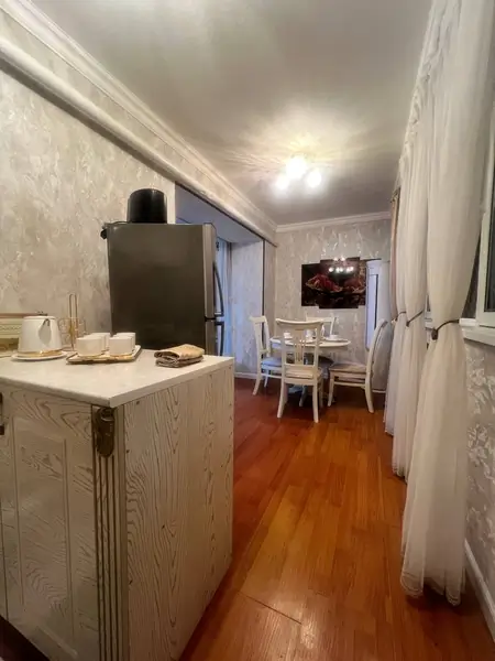 2 xonali kvartira − 90 m², 1/4 qavat