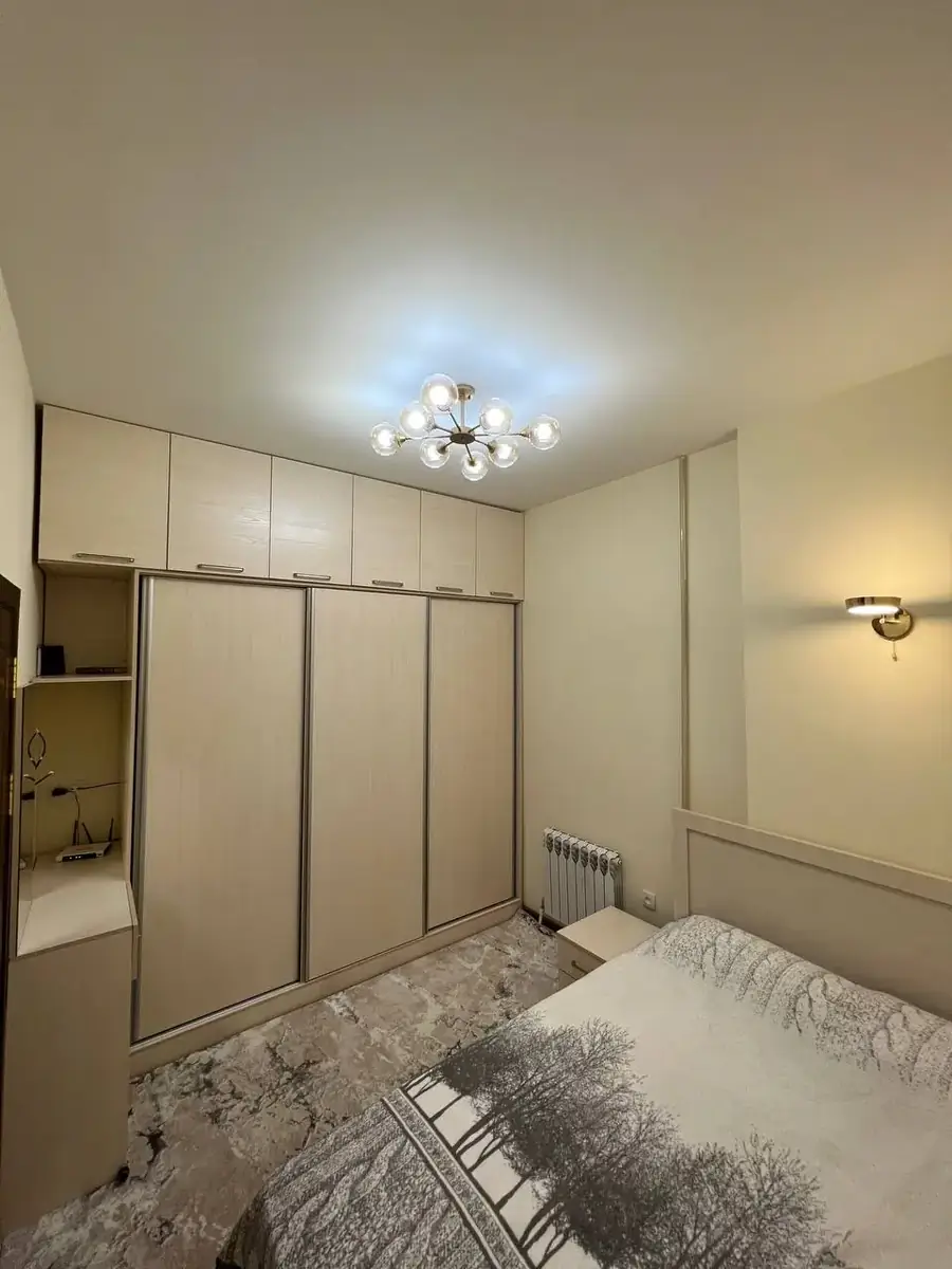 Продается 3-комнатная квартира − 90 м²