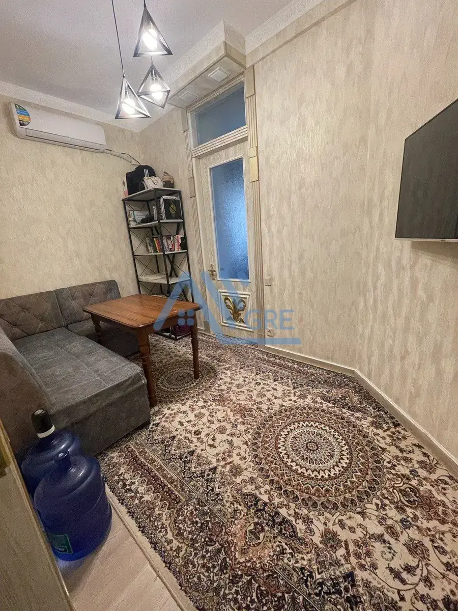 Продается 3-комнатная квартира − 90 м²