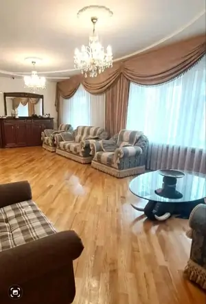 Сдается 3-комнатная квартира − 120 м²