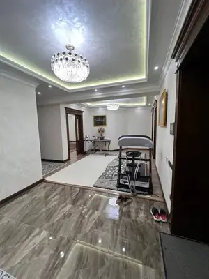 Сдается 3-комнатная квартира − 174 м²