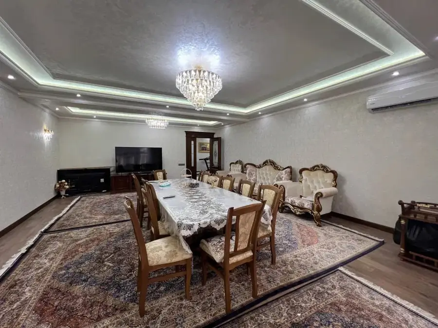 Сдается 3-комнатная квартира − 174 м²