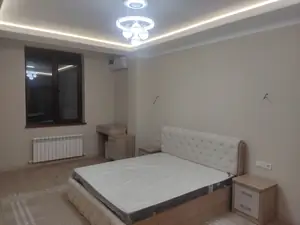 Сдается 2-комнатная квартира − 93 м²