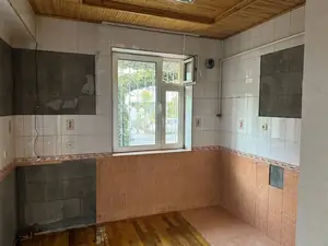 Продается 4-комнатная квартира − 113 м²