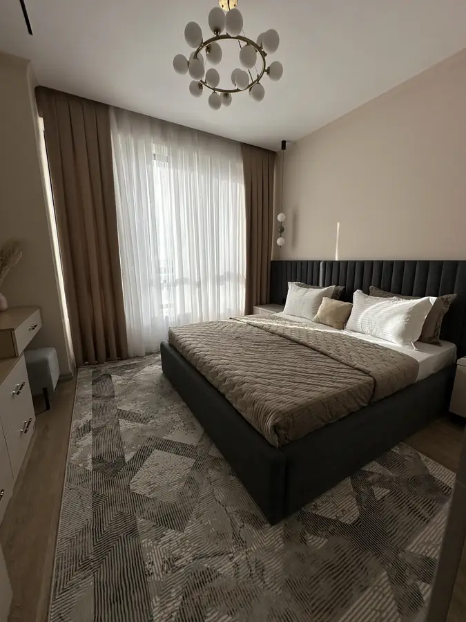 Продается 2-комнатная квартира − 59 м²