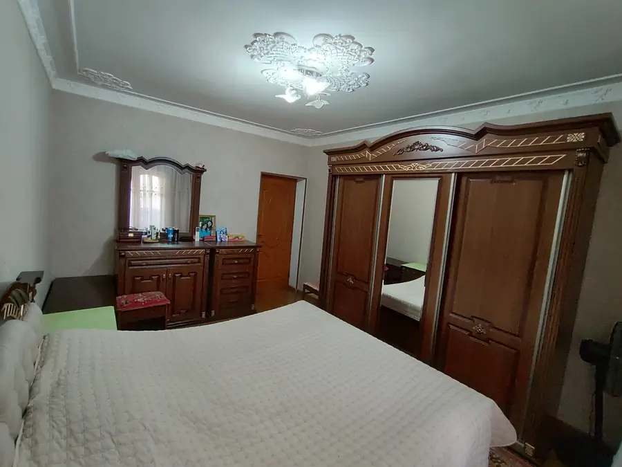 Продается 4-комнатная квартира − 125 м²