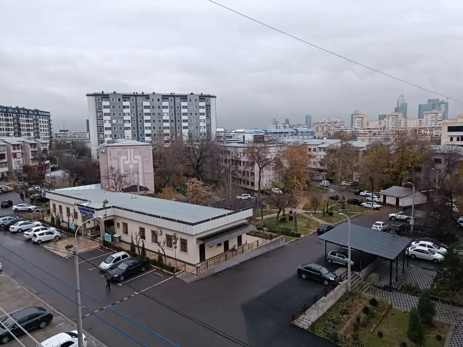 Более 5 xonali kvartira sotiladi − 112 m²