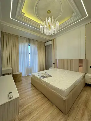 Посуточно 3-комнатная квартира − 80 м²
