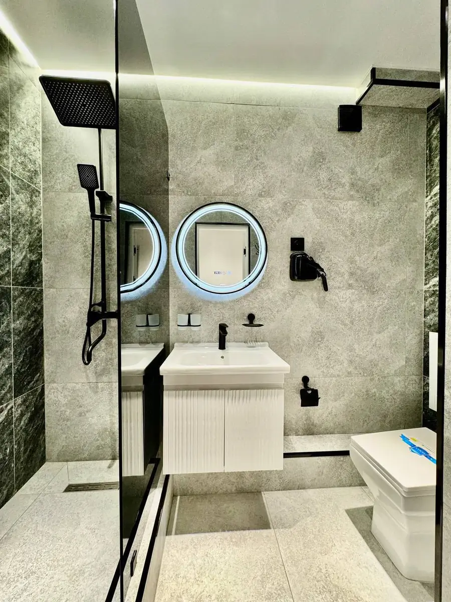 Посуточно 2-комнатная квартира − 65 м²
