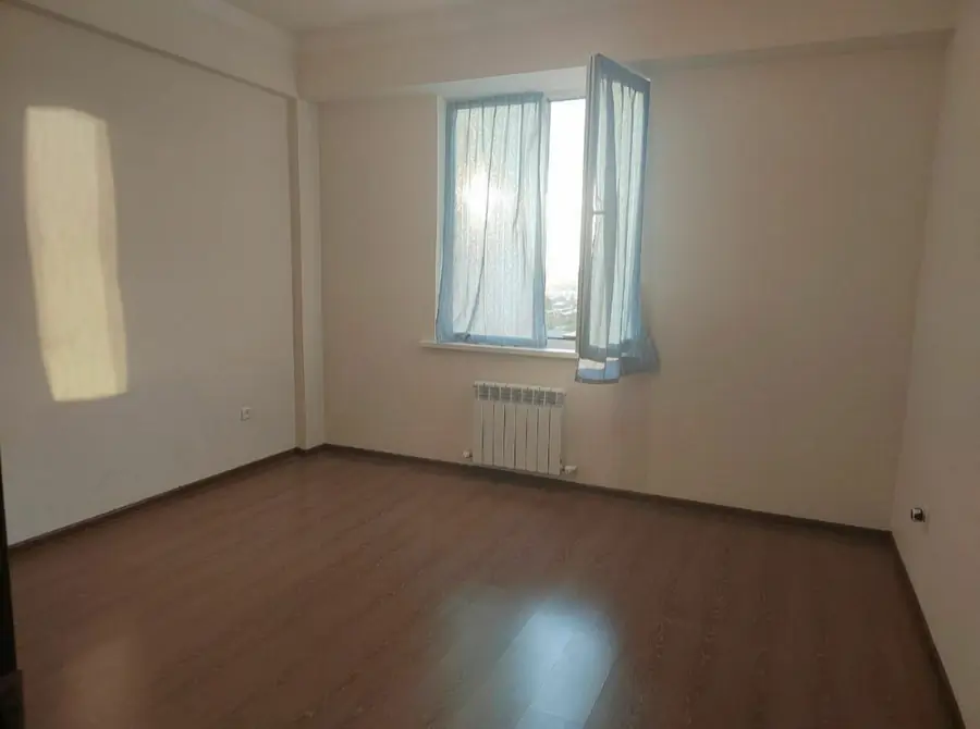 Продается 3-комнатная квартира − 97 м²