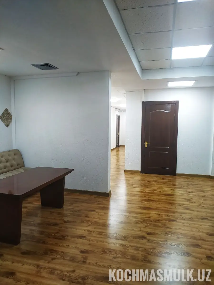 Сдается офис − 250 м²