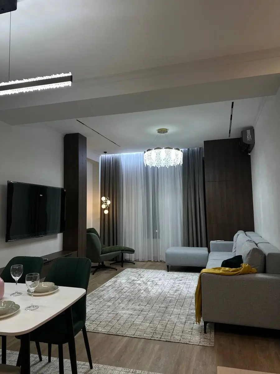 Продается 2-комнатная квартира − 59 м²