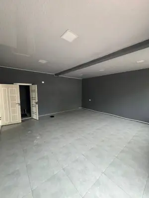 Savdo-sotiq maydoni − 230 m², 1/9 qavat