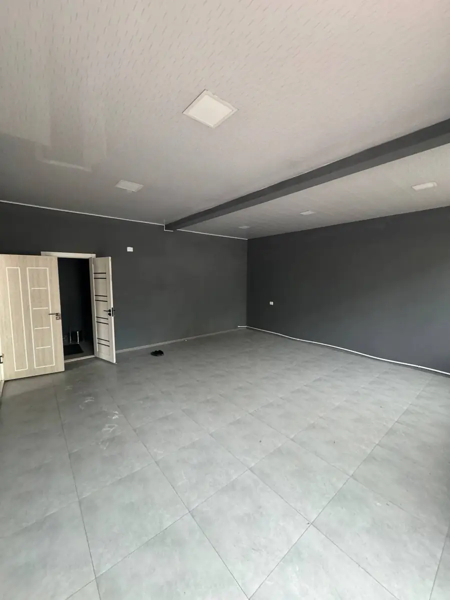 Savdo-sotiq maydoni − 230 m², 1/9 qavat