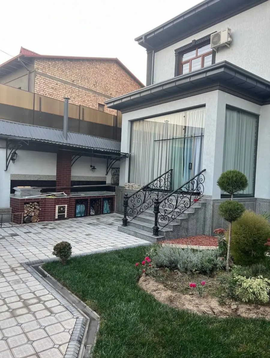 2 qavatli uy sotiladi − 420 m²