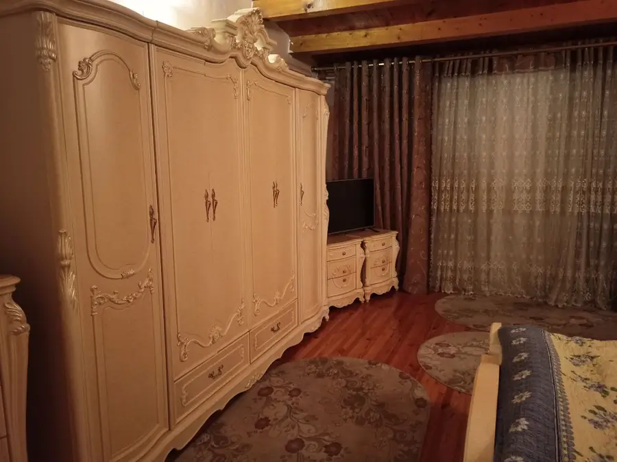 3 qavatli uy sotiladi − 513 m²