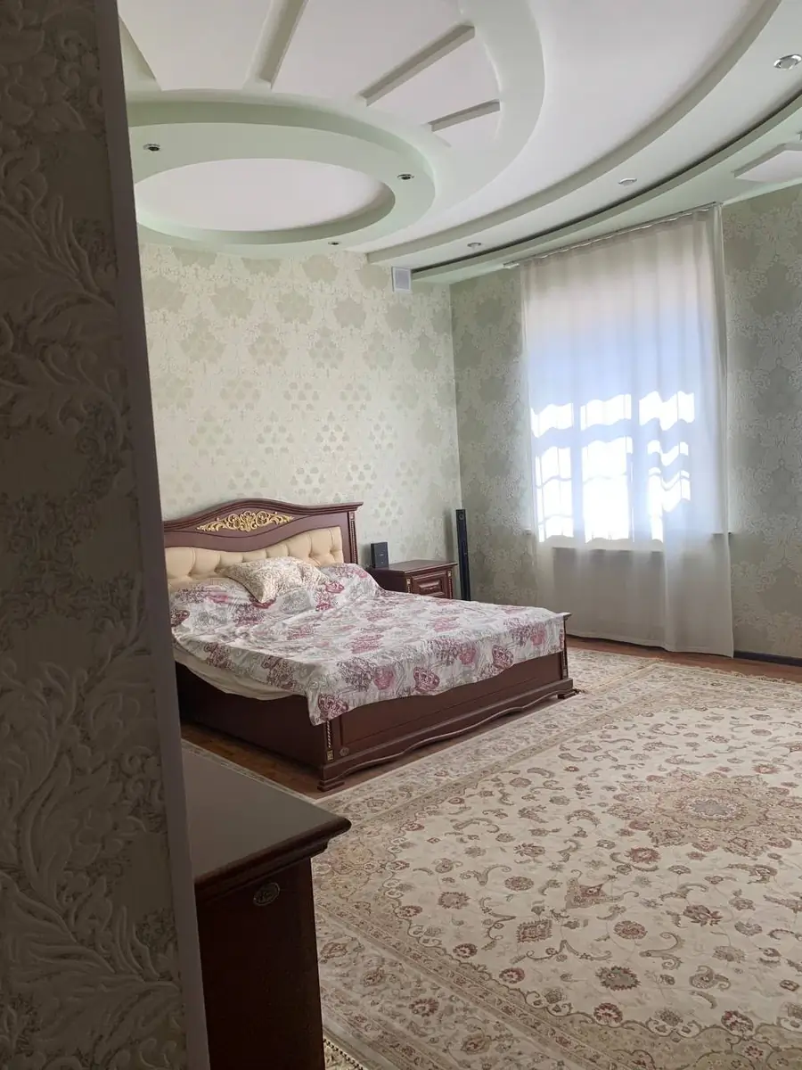 Сдается 4-этажный дом − 318 м²
