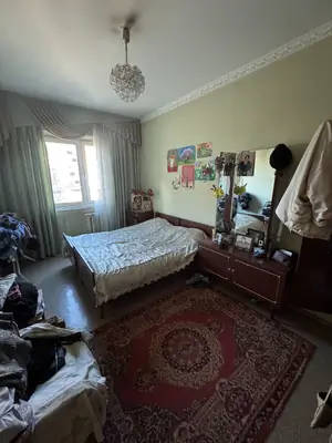 Продается 4-комнатная квартира − 98 м²