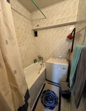 Продается 4-комнатная квартира − 98 м²