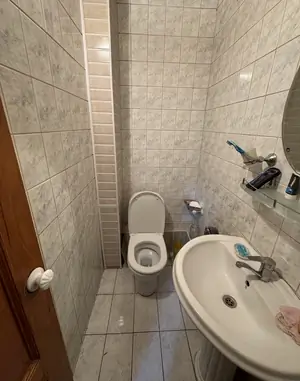 Продается 4-комнатная квартира − 98 м²