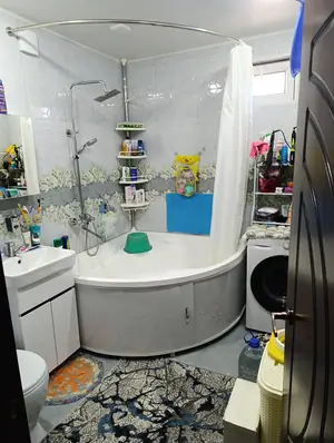 Продается 2-комнатная квартира − 58 м²