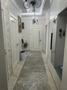 3 xonali kvartira sotiladi − 71 m²
