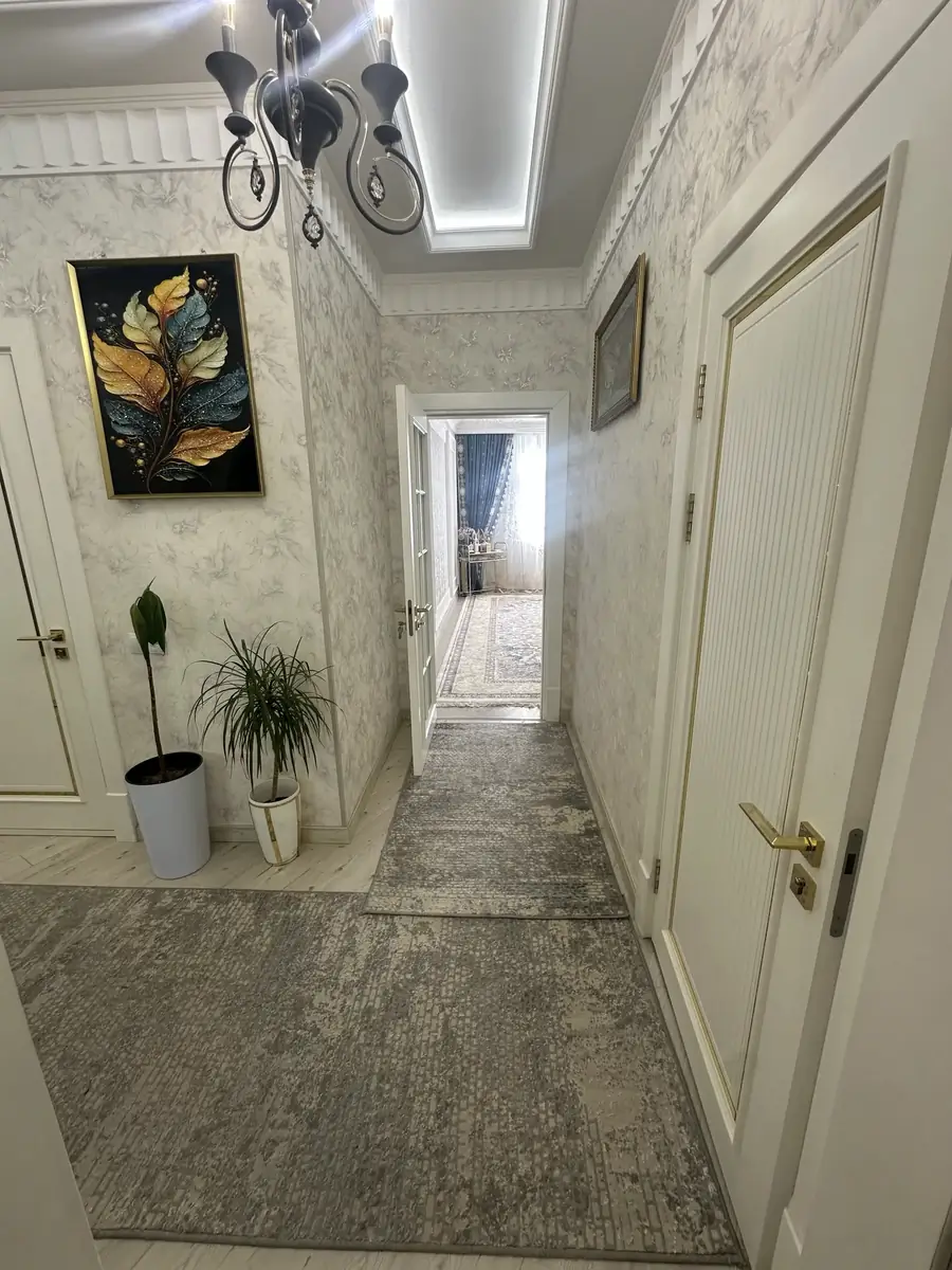 Продается 3-комнатная квартира − 71 м²