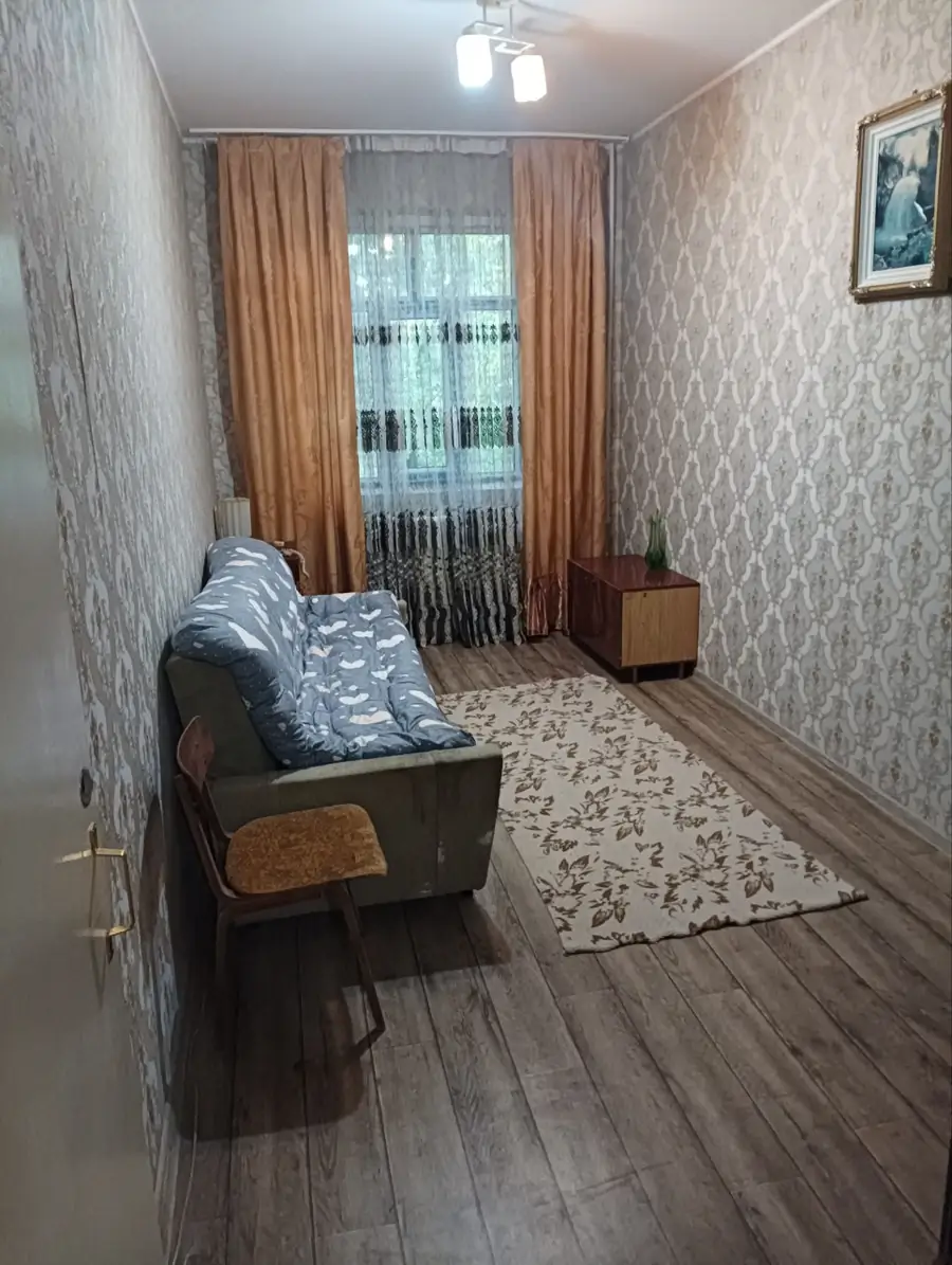 Продается 2-комнатная квартира − 48 м²