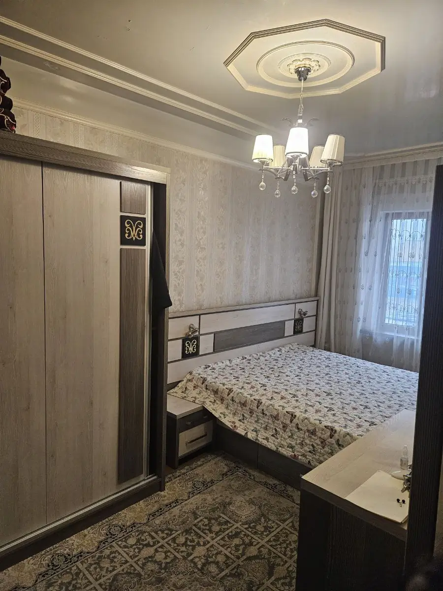 Продается 4-комнатная квартира − 82 м²