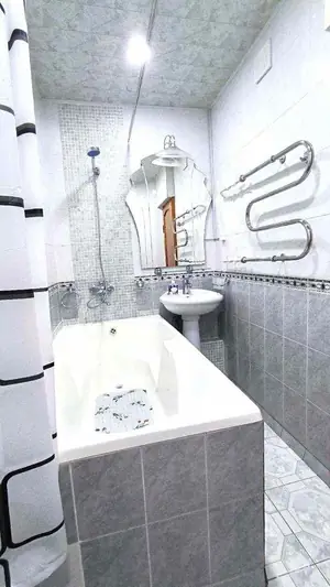 3 xonali kvartira sotiladi − 85 m²