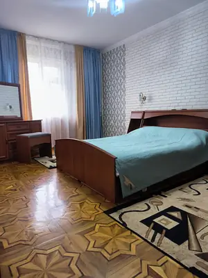 3 xonali kvartira sotiladi − 85 m²