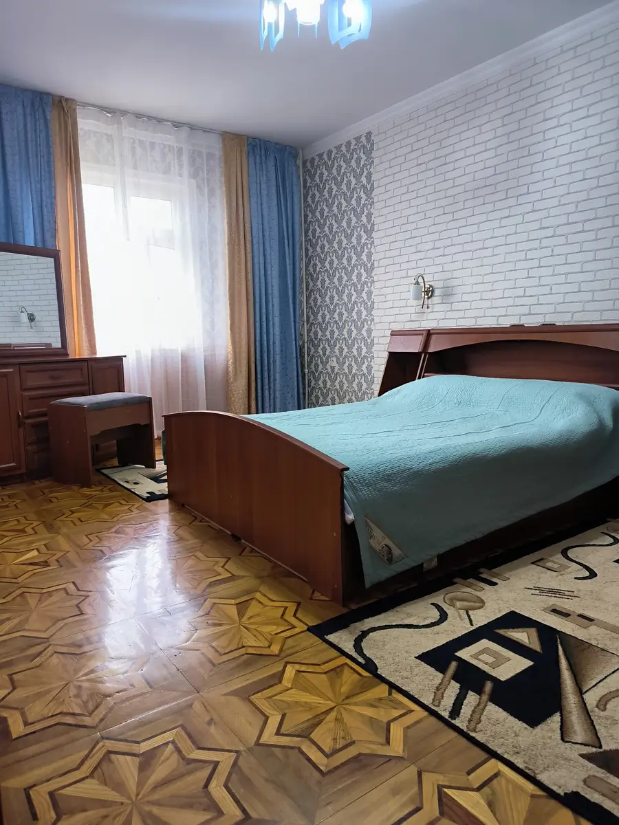 Продается 3-комнатная квартира − 85 м²