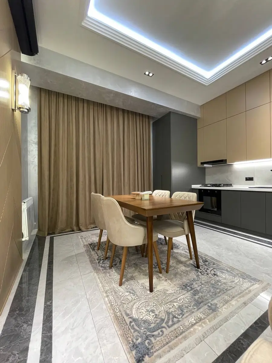 2 xonali kvartira sotiladi − 64 m²